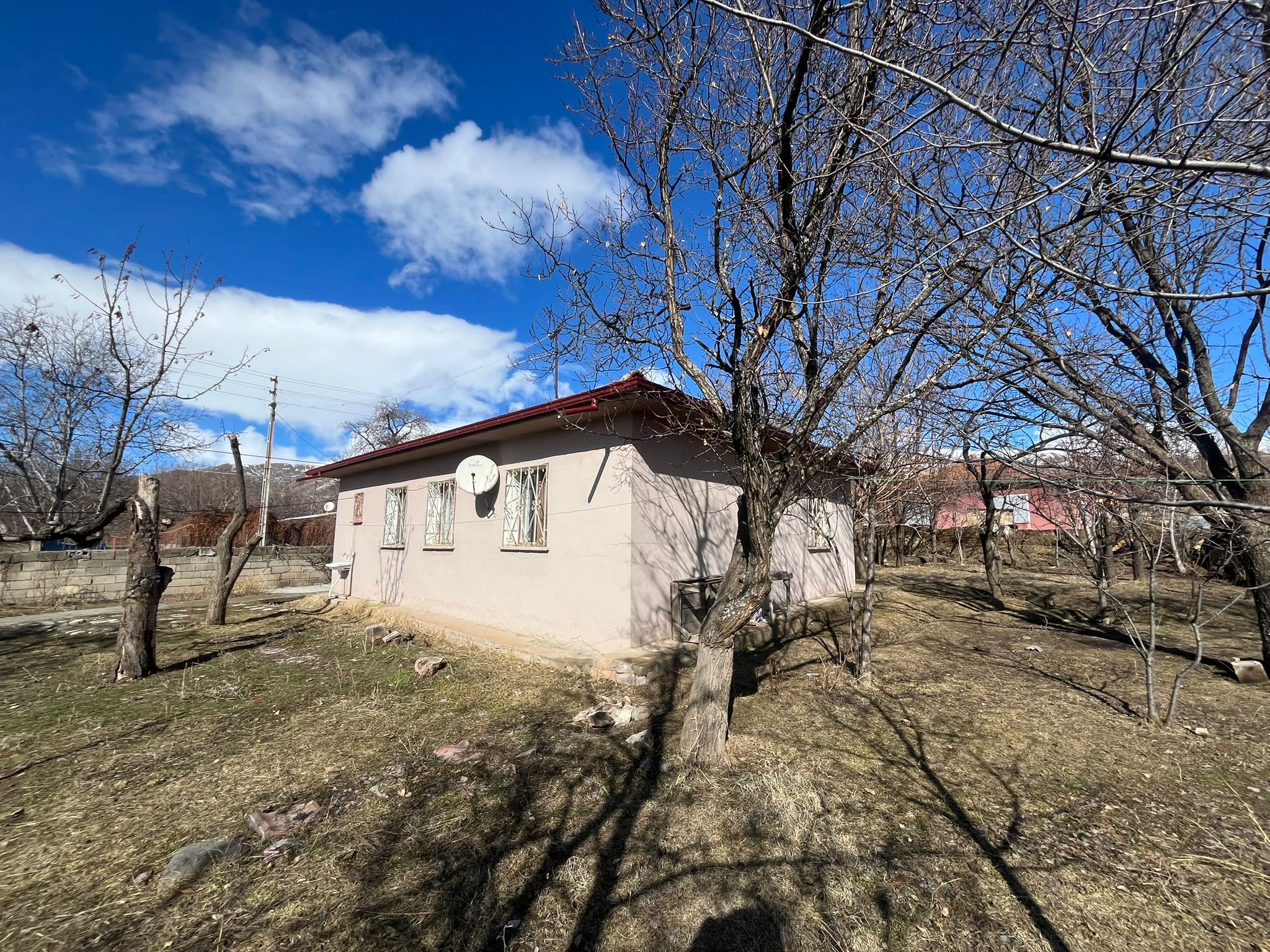 MABEL'DEN ERZİNCAN KURUTİLEK'TE SATILIK 1.118 M² BAHÇE